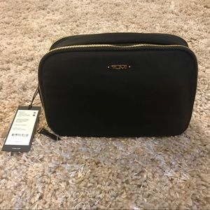 NWT Tumi Black Leslie Cosmetic Case Toiletry Bag